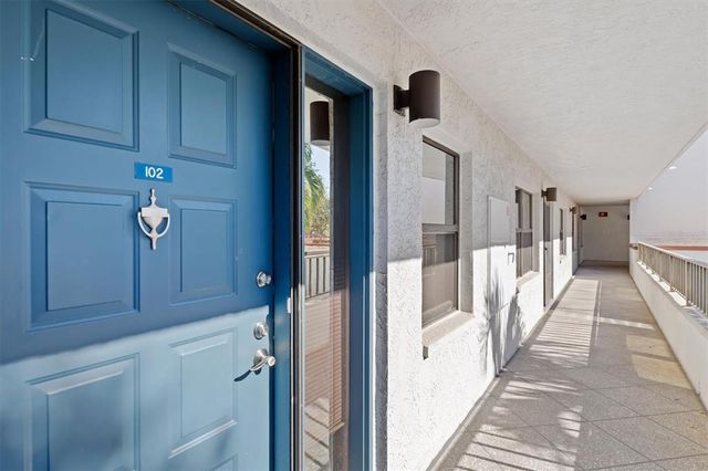 $3,000 | 5911 Midnight Pass Road, Unit 102 | Siesta Key