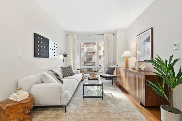 $3,249 | 50 Clarkson Avenue, Unit 406 | Prospect Lefferts Gardens