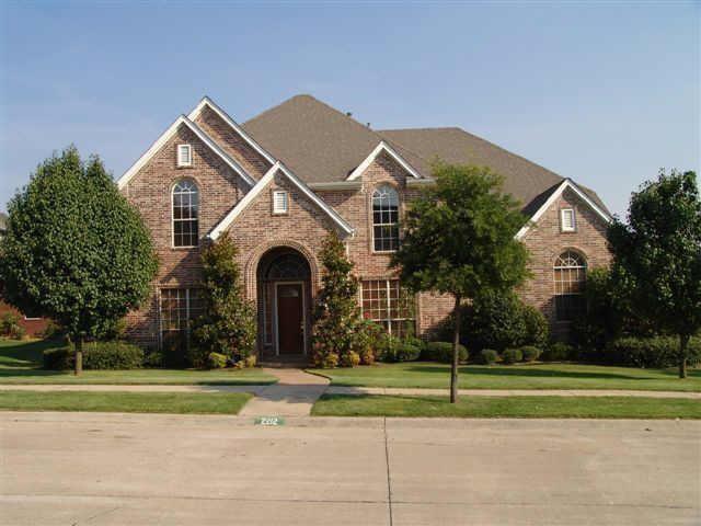 a view of house and outdoor space