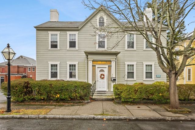 $525,000 | 34 7th Street | Downtown New Bedford