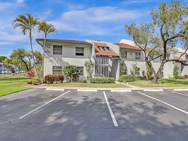 $200,000 | 6525 South Oriole Boulevard, Unit 206 | Villages of Oriole