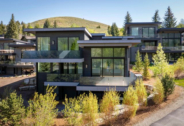 $5,695,000 | 118 Valleywood Drive | Ketchum