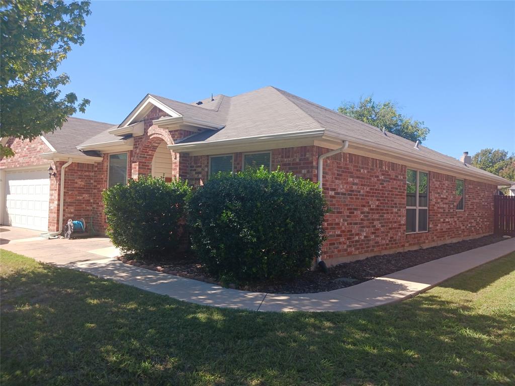 a front view of house with yard