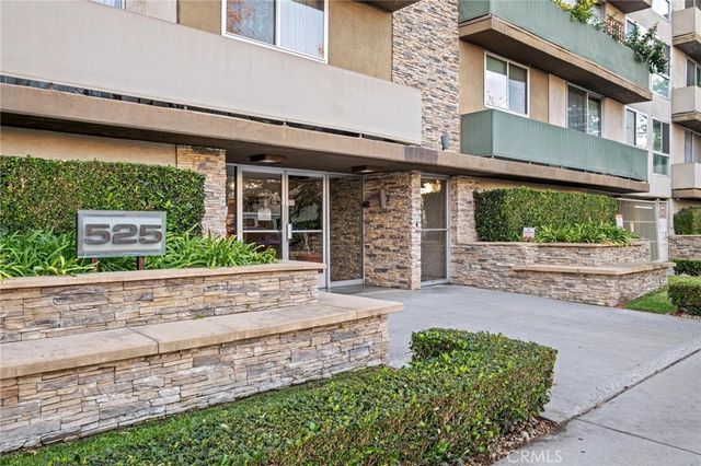 $460,000 | 525 North Sycamore Avenue, Unit 203 | Hancock Park-Wilshire