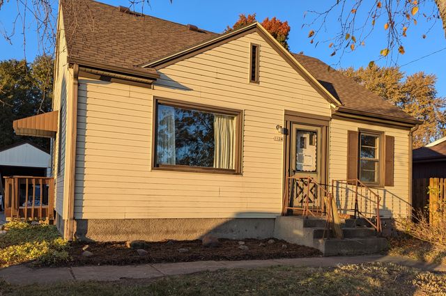 $259,900 | 1124 Grand Avenue | Raider