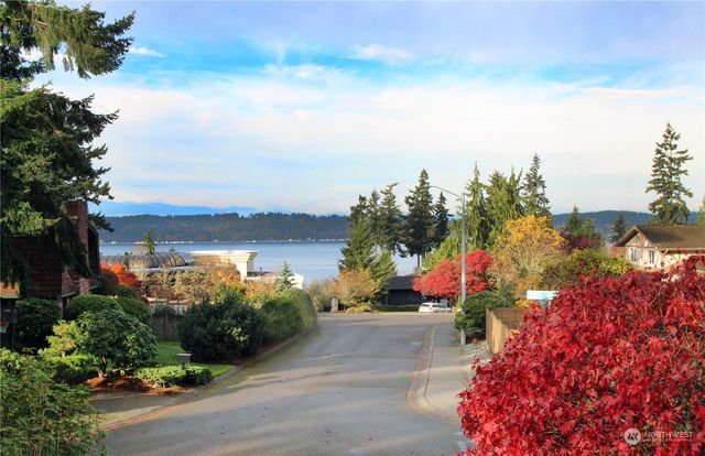 $1,165,000 | 9705 58th Place West | Mukilteo