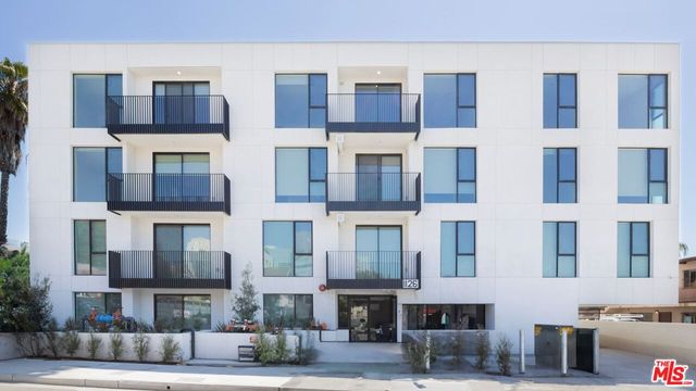 $3,195 | 1126 Cornwell Street, Unit PH 5 | Boyle Heights