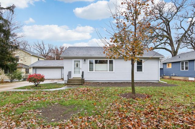 $274,900 | 24717 68th Street | Huntoon Woods