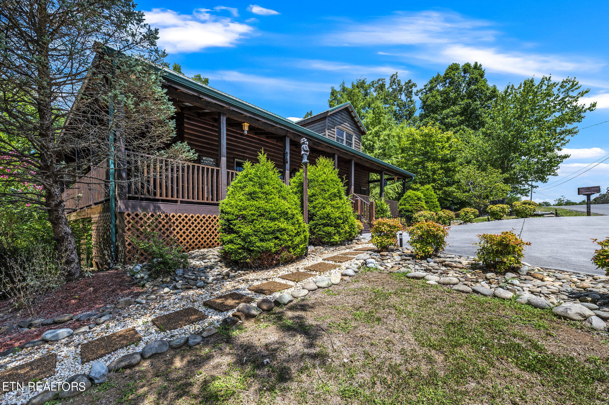 Pigeon-Forge-Cabin-Peaceful-Pines-Lodge-