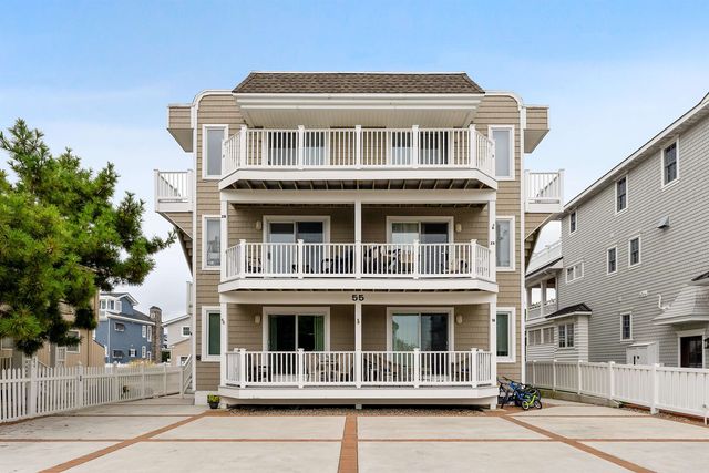 $1,350,000 | 55 32nd Street West, Unit C2B | Avalon Center