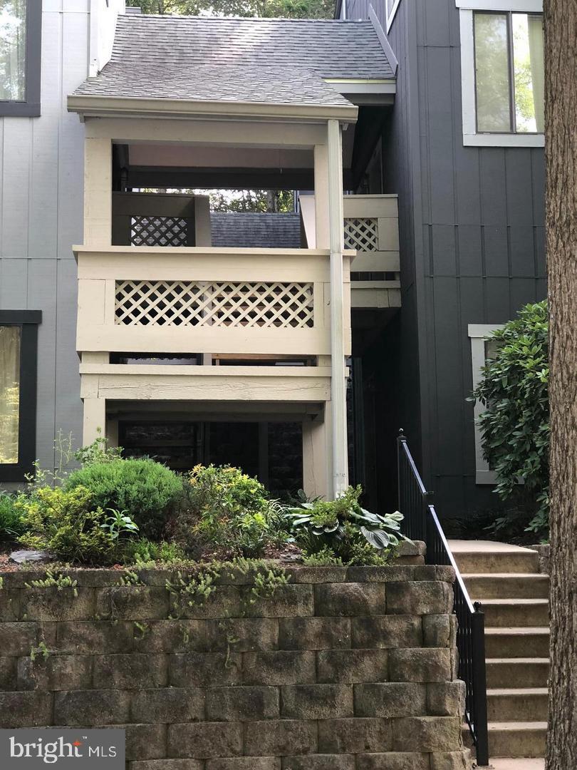 a view of entryway front of house