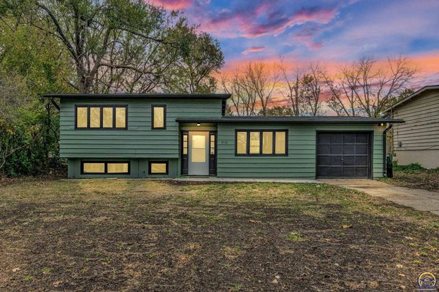 $173,900 | 3524 Southwest Twilight Drive | Topeka