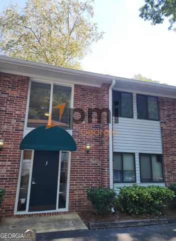 $1,450 | 4266 Roswell Road Northeast, Unit J 4 | East Chastain Park