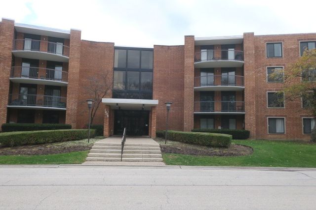 $2,600 | 1605 East Central Road, Unit 322C | Arlington Heights