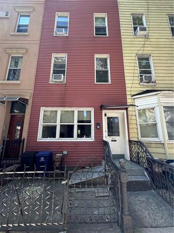 $4,250 | 961 Lorimer Street, Unit 1 | Greenpoint