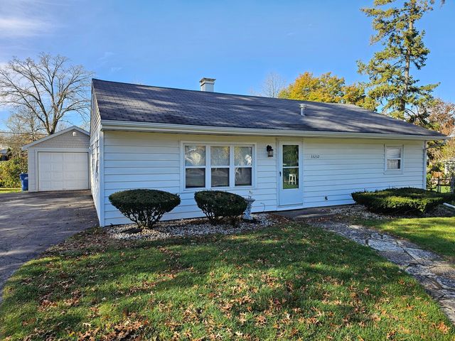 $2,600 | 33232 North Sears Boulevard | Wildwood - Lake County