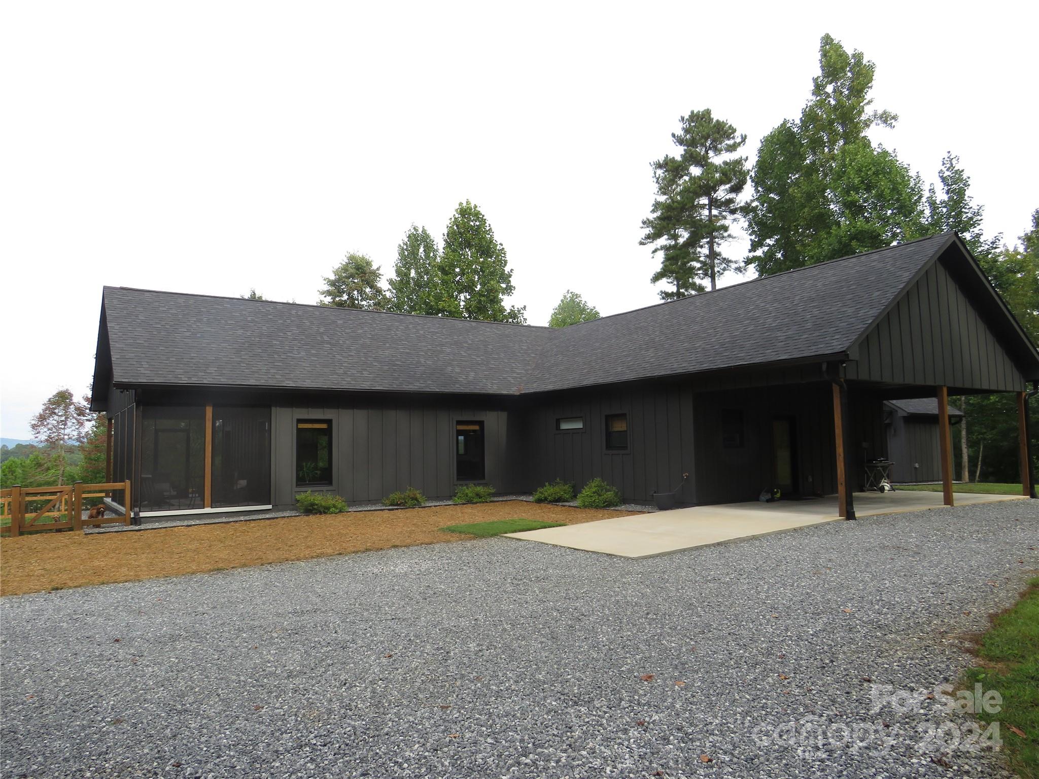 a view of outdoor space yard and porch