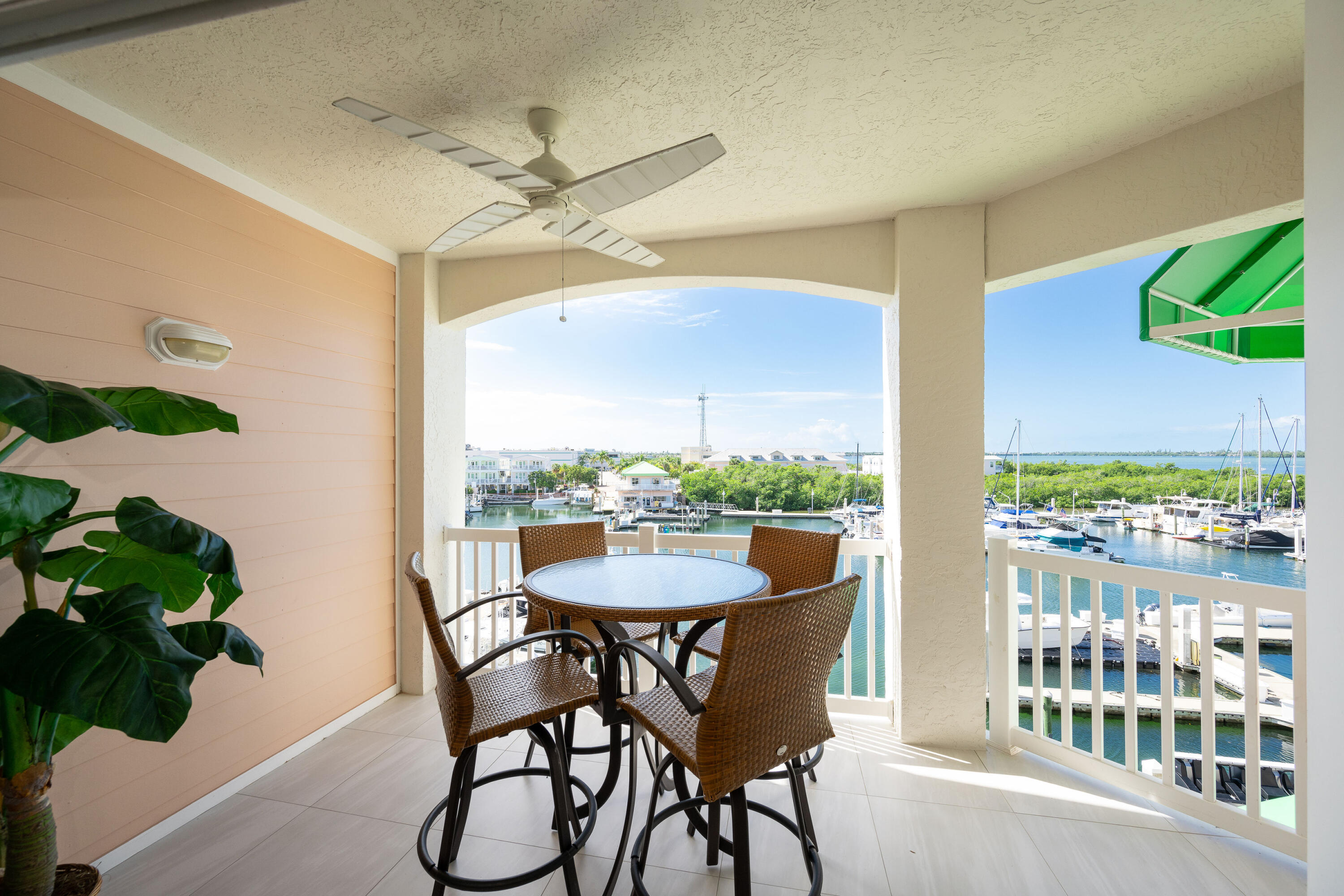 PRIVATE BALCONY