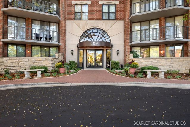 $445,900 | 509 Aurora Avenue, Unit 204 | Naperville