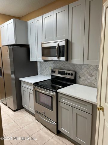 $1,695 | 7990 Baymeadows Road, Unit 110 | Baymeadows Center