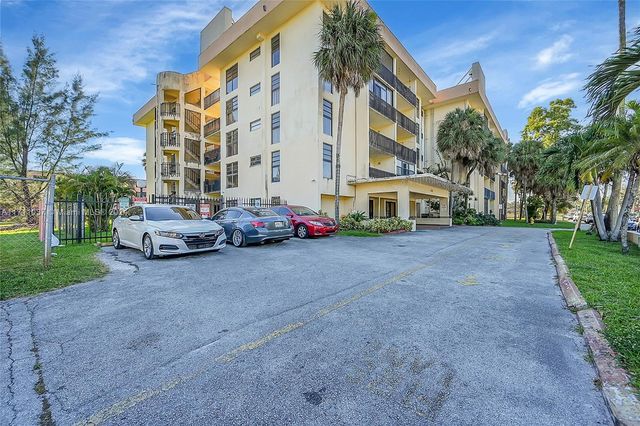 $1,800 | 650 Northeast 149th Street, Unit 406A | Golden Glades