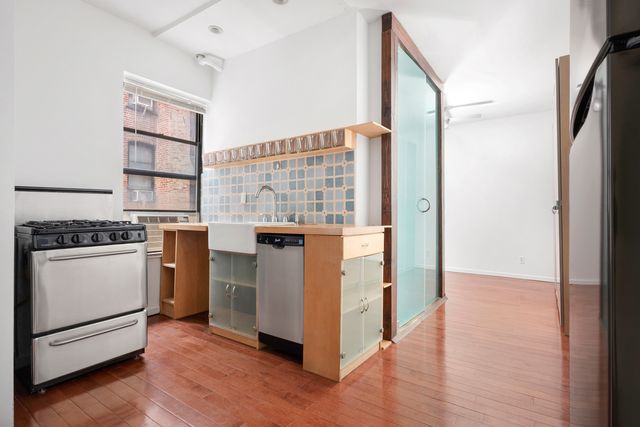 $2,395 | 311 East 3rd Street, Unit 11 | East Village