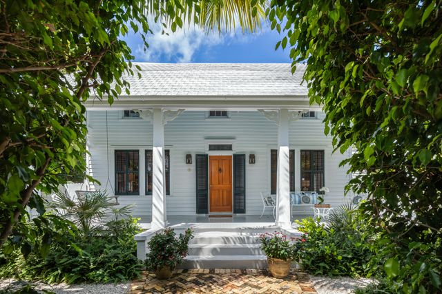 $3,275,000 | 1423 Petronia Street | Key West