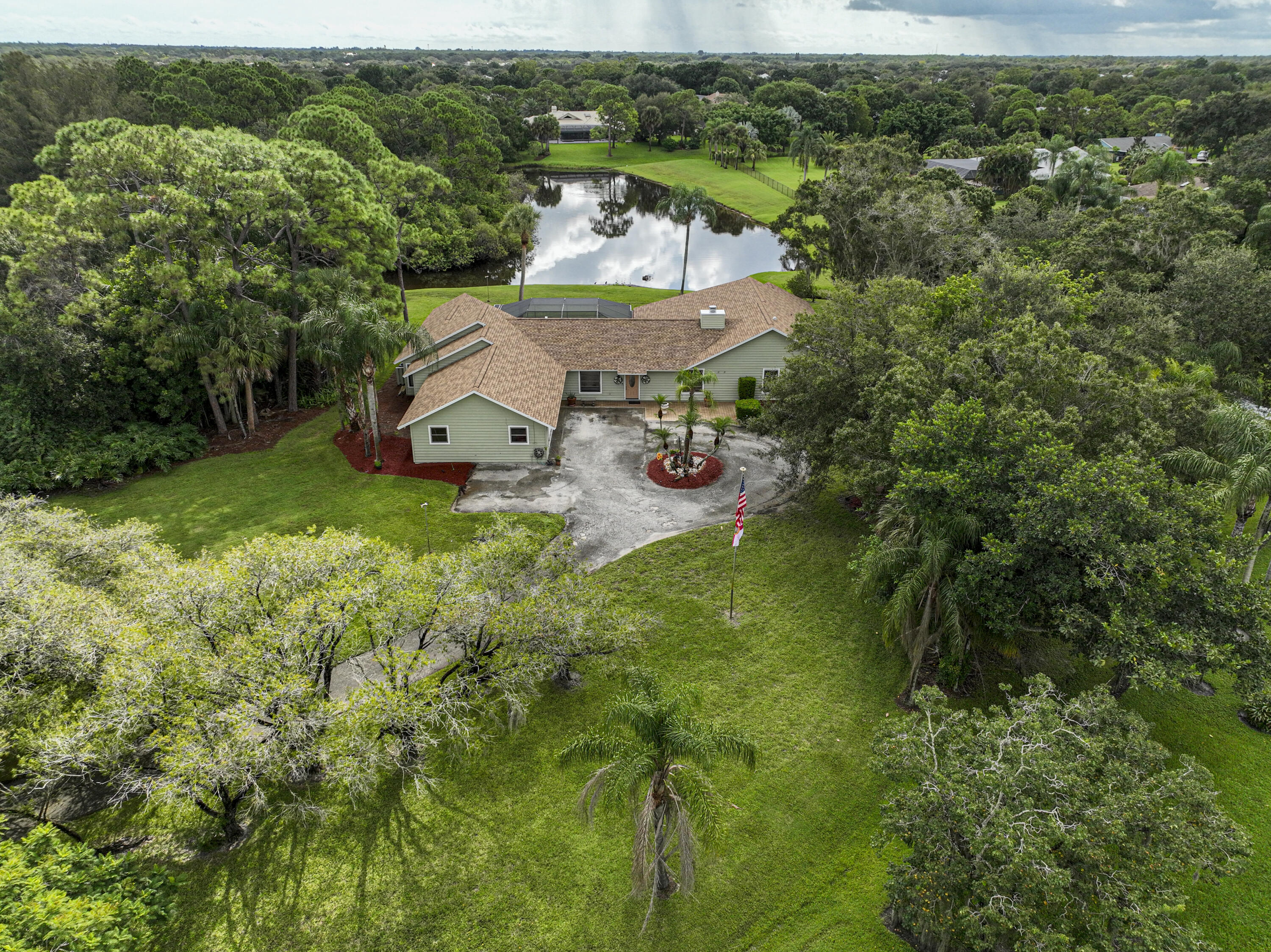 Lakefront Pool Home