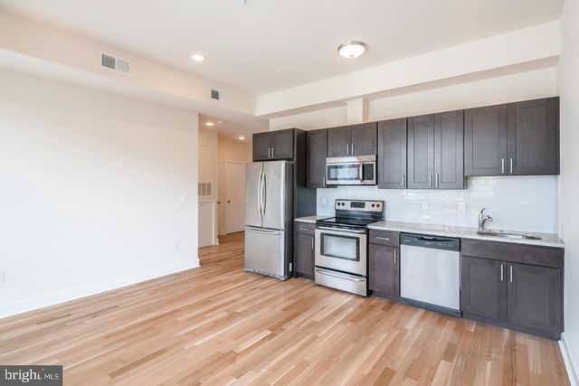 $1,775 | 1435 South Street, Unit 208 | Avenue of the Arts South