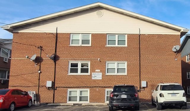 $129,900 | 10145 Hartford Court, Unit 1D | Schiller Park