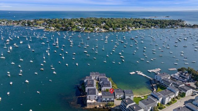 $949,000 | 9 Skinner's Path, Unit 9 | Old Town Marblehead