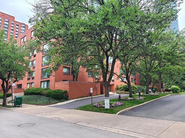 $424,900 | 1115 South Plymouth Court, Unit 303 | Dearborn Park