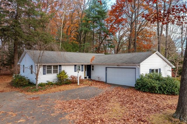 $2,050 | 10 West Park Drive | Easthampton Town