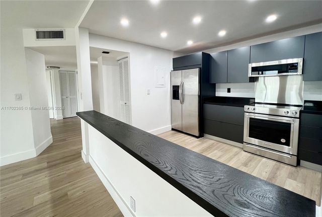 $4,490 | 1901 Brickell Avenue, Unit B1613 | Brickell Place