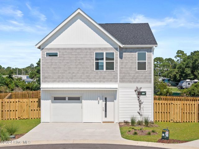 $699,000 | 113 Hidden Cove Place | Carolina Beach