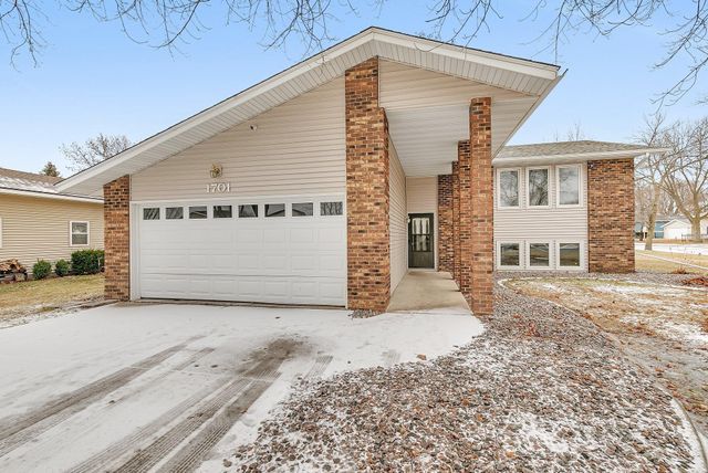 $285,000 | 1701 7th Avenue Southeast | Willmar