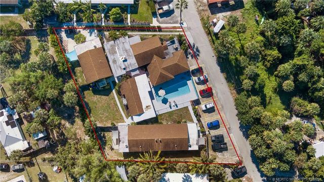 $1,800,000 | 2573-2593 Northeast Palm Avenue | Jensen Beach