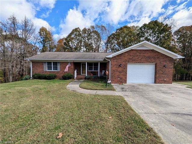 $319,000 | 404 Etta Lane | Thomasville Township - Davidson County