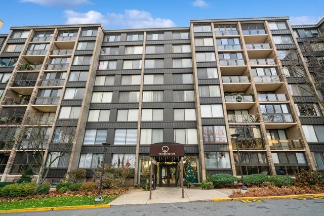 $395,000 | 9060 Palisade Avenue, Unit 515 | Woodcliff