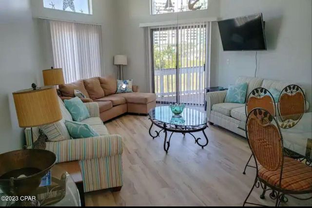 $1,600 | 6024 B Beach Drive, Unit B | Crescent Beach