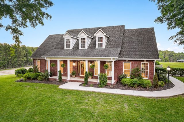 $840,000 | 591 Pinewood Lane