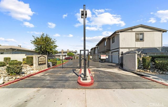 $479,000 | 4734 North Vincent Avenue, Unit B | Vincent