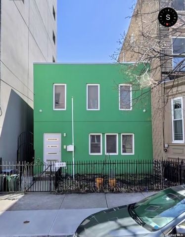 $2,599,000 | 180 Eagle Street | Greenpoint