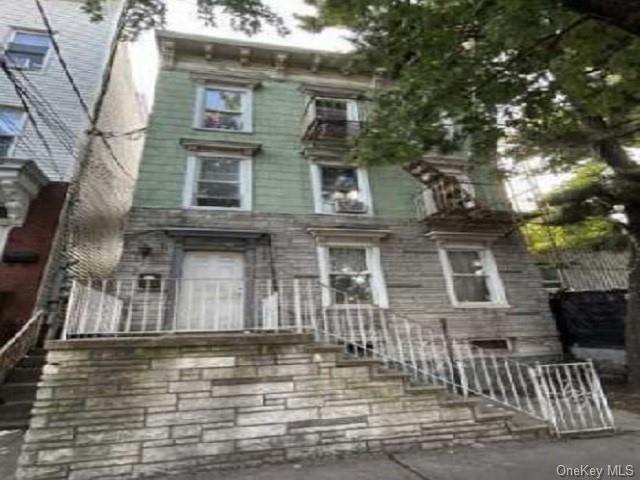 View of italianate-style house