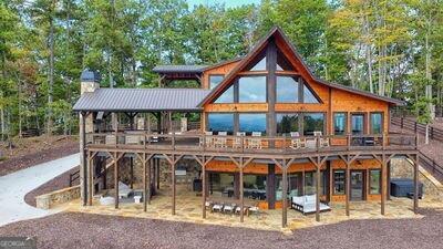 a view of a house and outdoor space