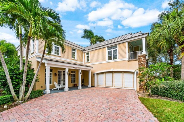 $925,000 | 9928 Southeast Cottage Lane | Hobe Sound