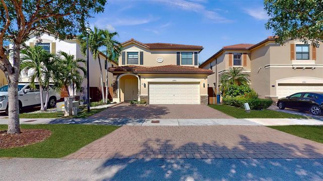 $910,000 | 11485 Northwest 88th Lane | Islands of Doral