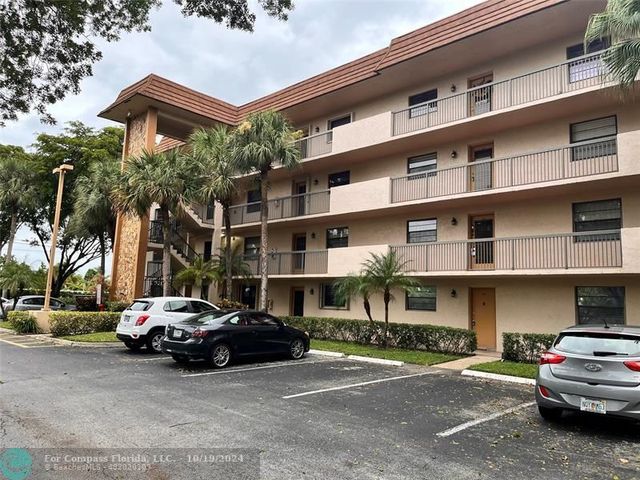 $179,900 | 4965 East Sabal Palm Boulevard, Unit 303 | Tamarac