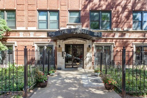 $1,350 | 6019 North Winthrop Avenue, Unit 311 | Edgewater Beach