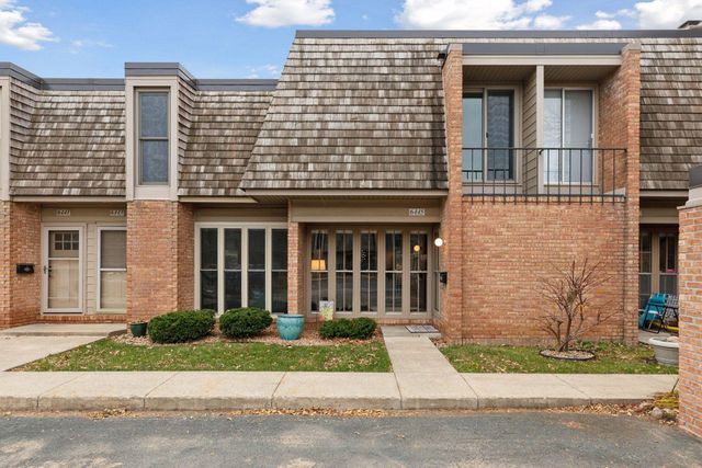 $285,000 | 6445 Barrie Road | The Colony at Edina Condominiums